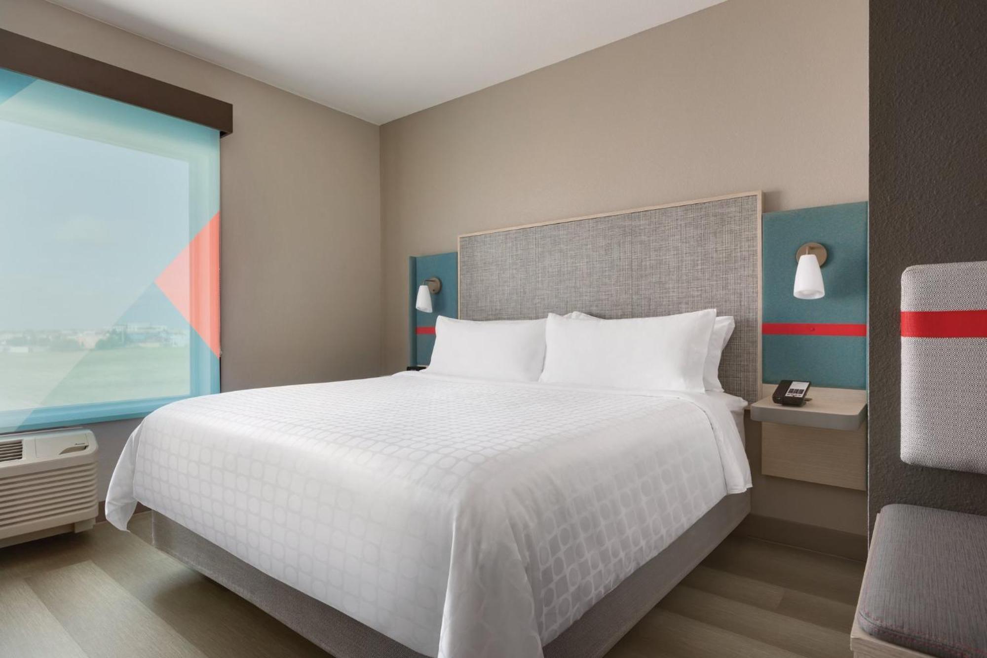 Avid Hotel Traverse City By Ihg Exterior photo